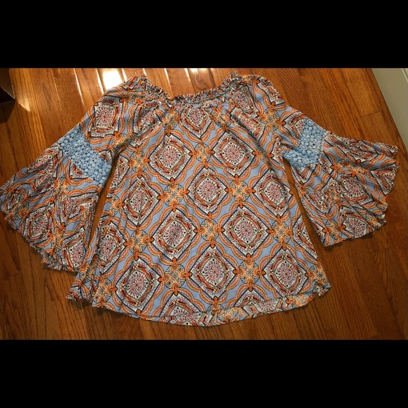 Crown & Ivy Top, Size XS - Picture 1 of 1